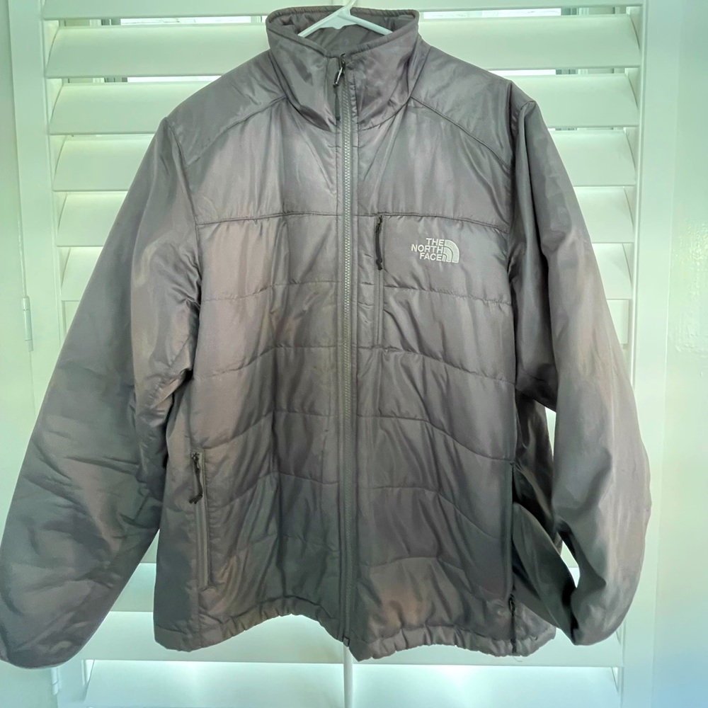 The North Face men’s silver grey puffer jacket